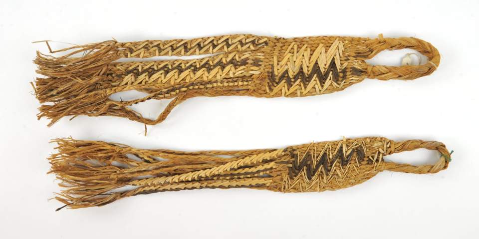 Ohrschmuck zu Trauerkleid