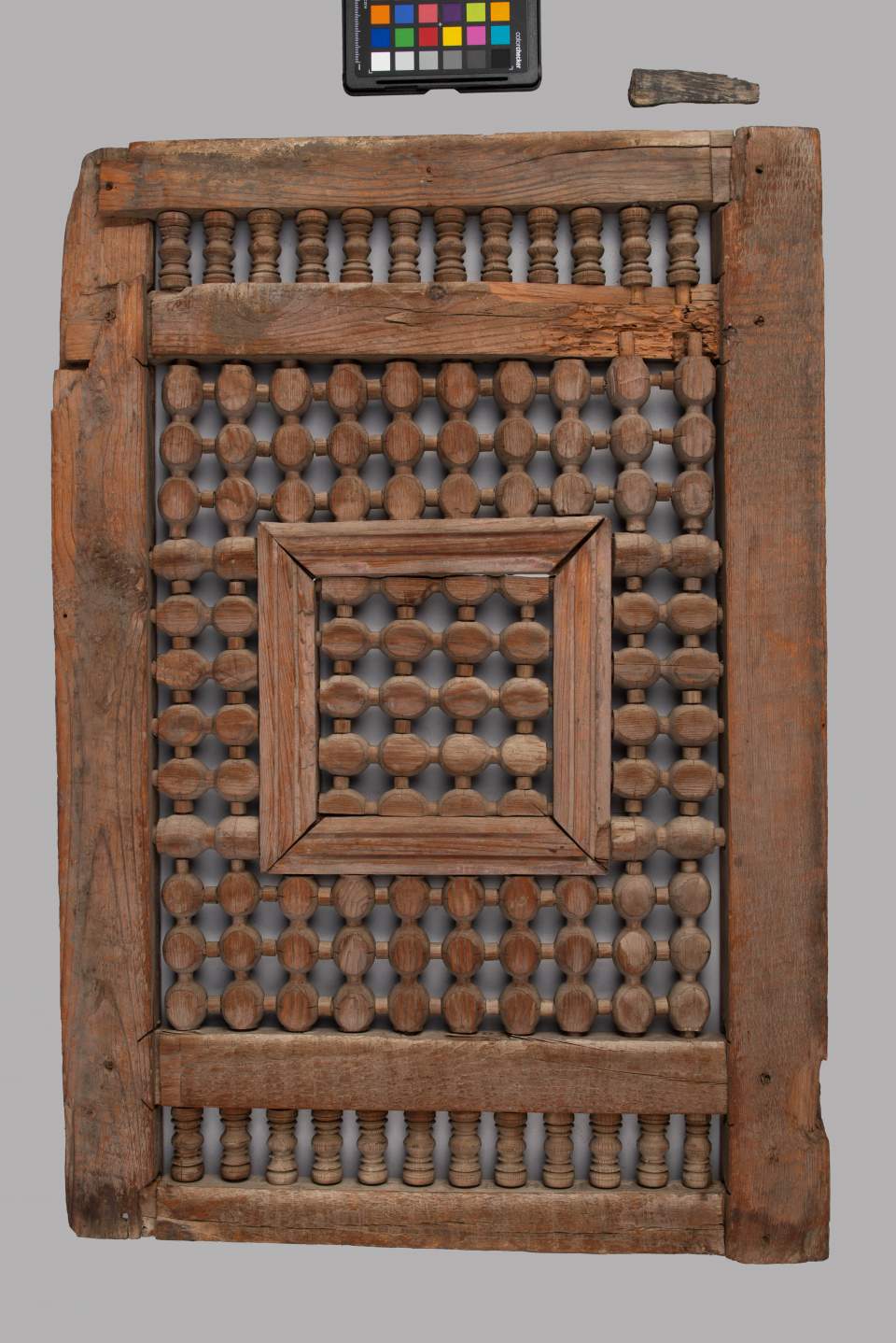 Zwei Fenstergitter