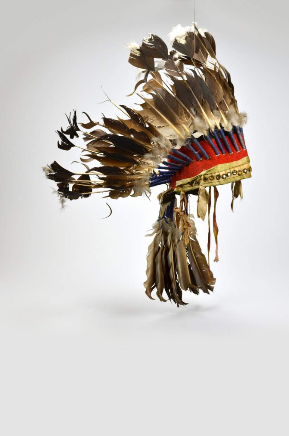 Federschmuck eines Indianerhäuptlings, Federhaube