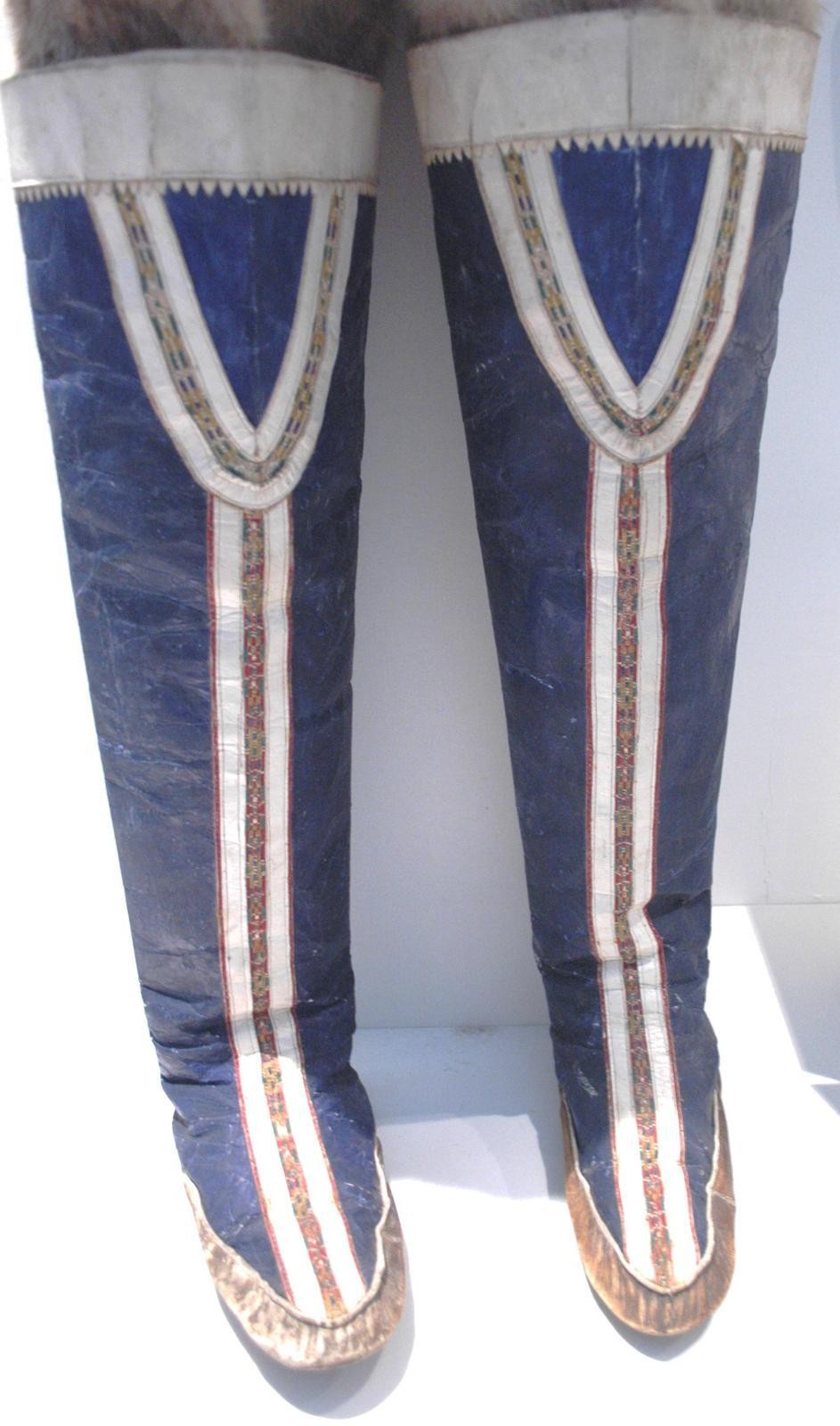 Schaftstiefel der Frauen mit Fellstrümpfen