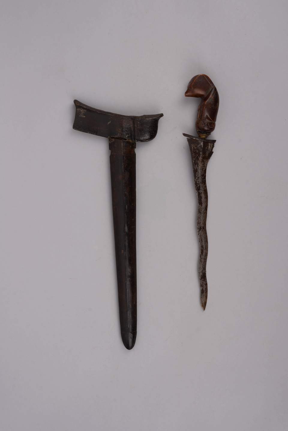 Keris mit Scheide, Dolch