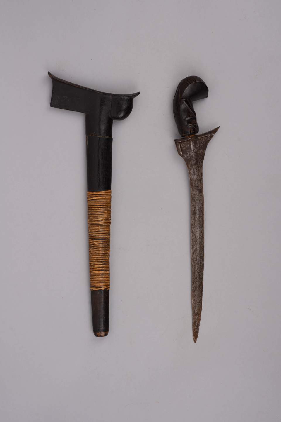 Keris mit Scheide, Dolch