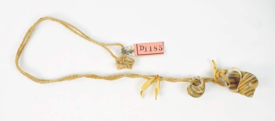 Halskette-Schmuck, Amulett?