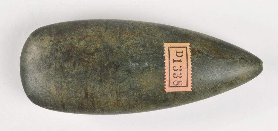 5 Steinbeilklingen