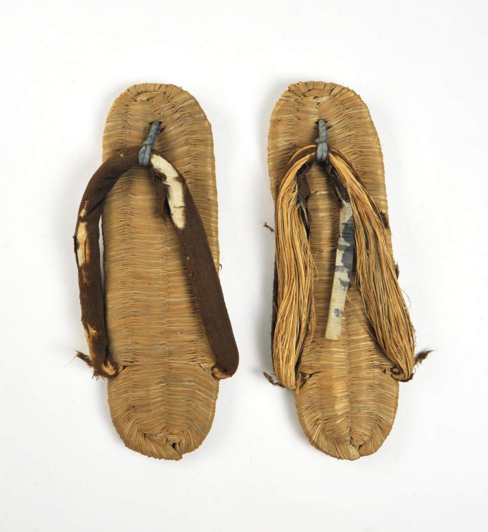 1 Paar Sandalen = Waraji
