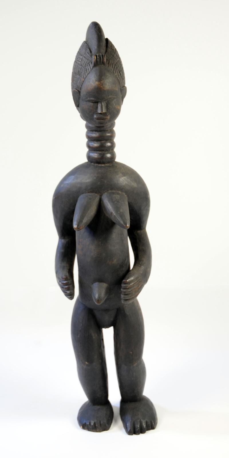 stehende weibliche Figur (Ahnenfigur)