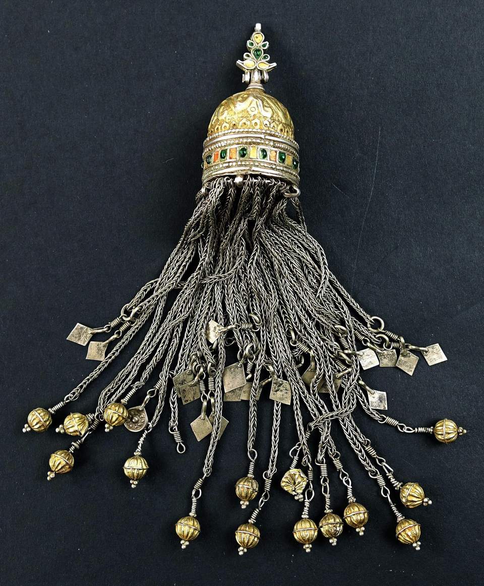 Brustschmuck