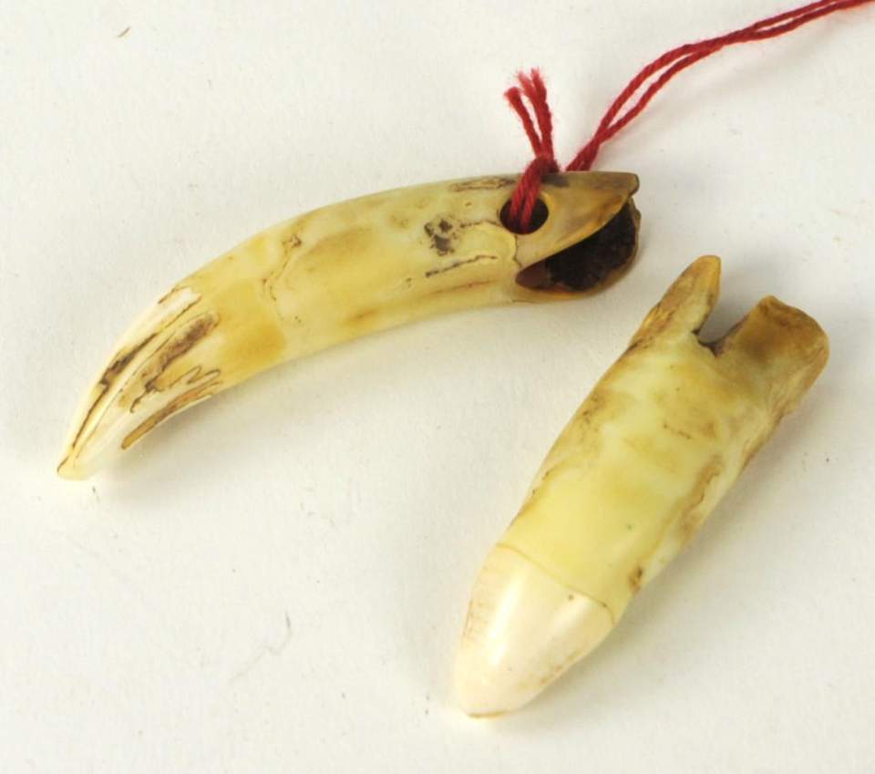 Drei Amulette