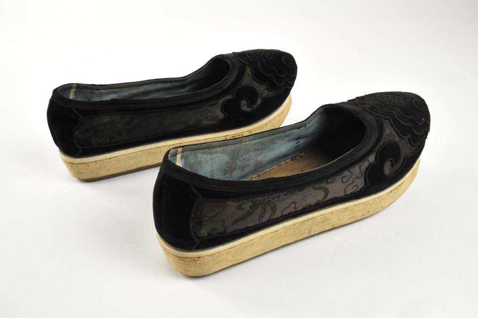 1 Paar Männerschuhe