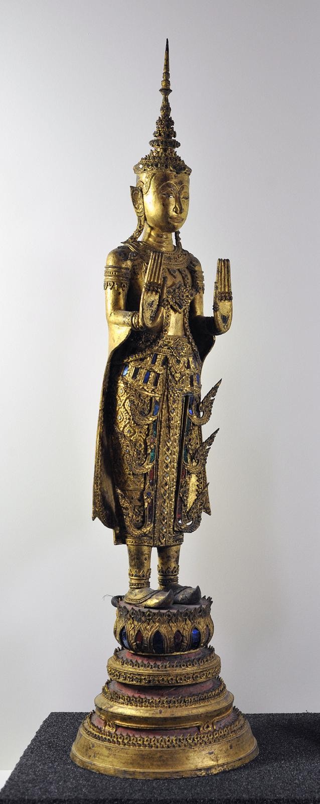 Buddha im Gewand des Weltenherrschers