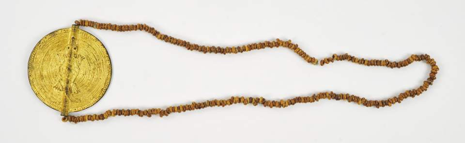 Kette mit Medaille