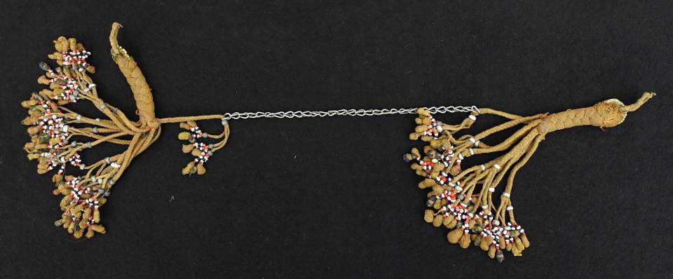 Schläfenschmuck