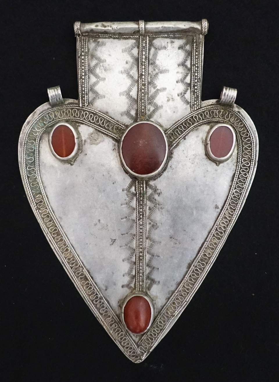 Asyk-Element aus einem Zopfschmuck, , Rückenschmuck