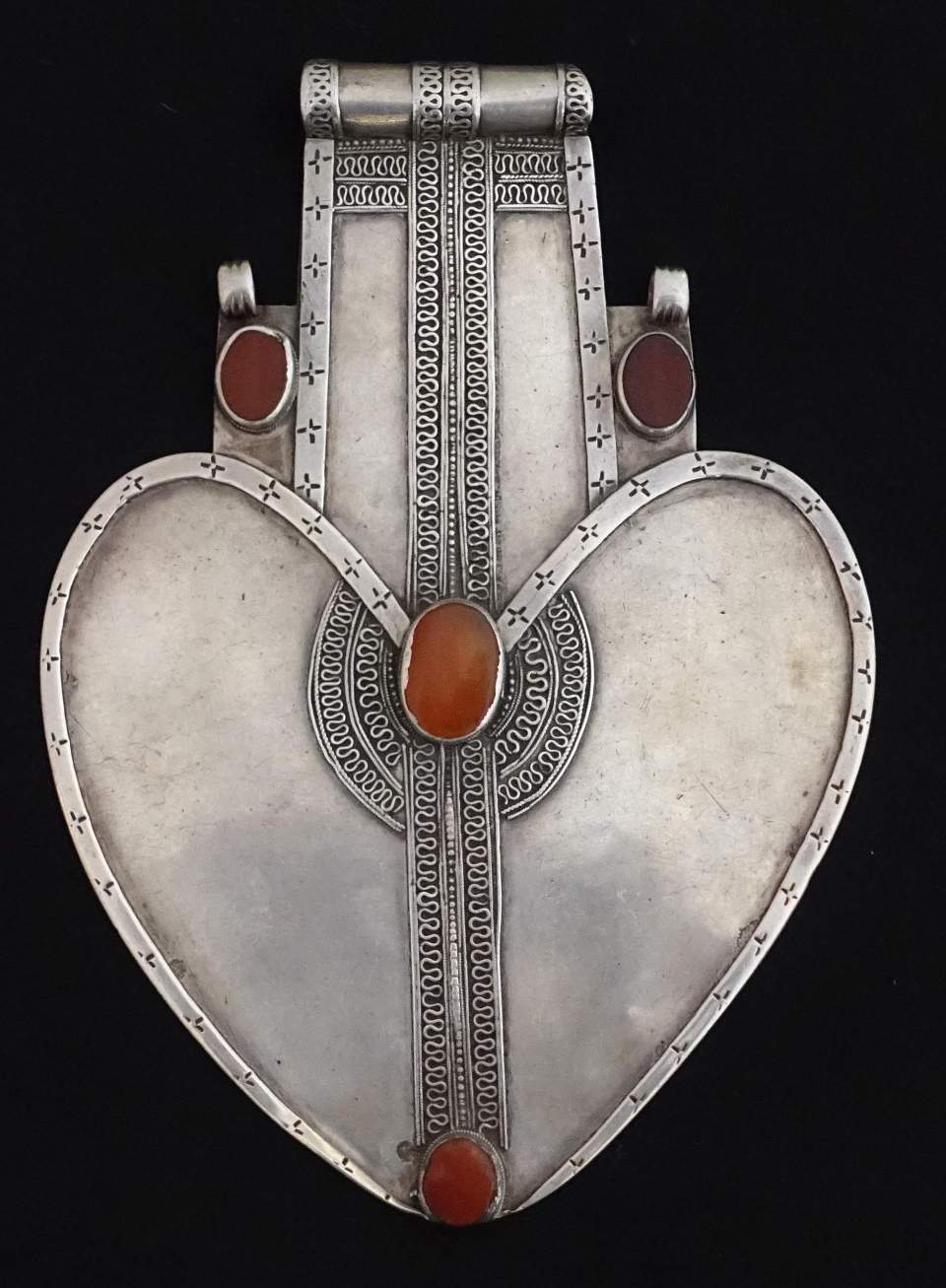 Asyk-Element aus einem Zopfschmuck, Rückenschmuck