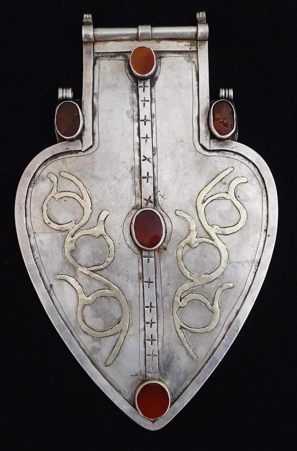 Asyk-Element aus einem Zopfschmuck, Rückenschmuck