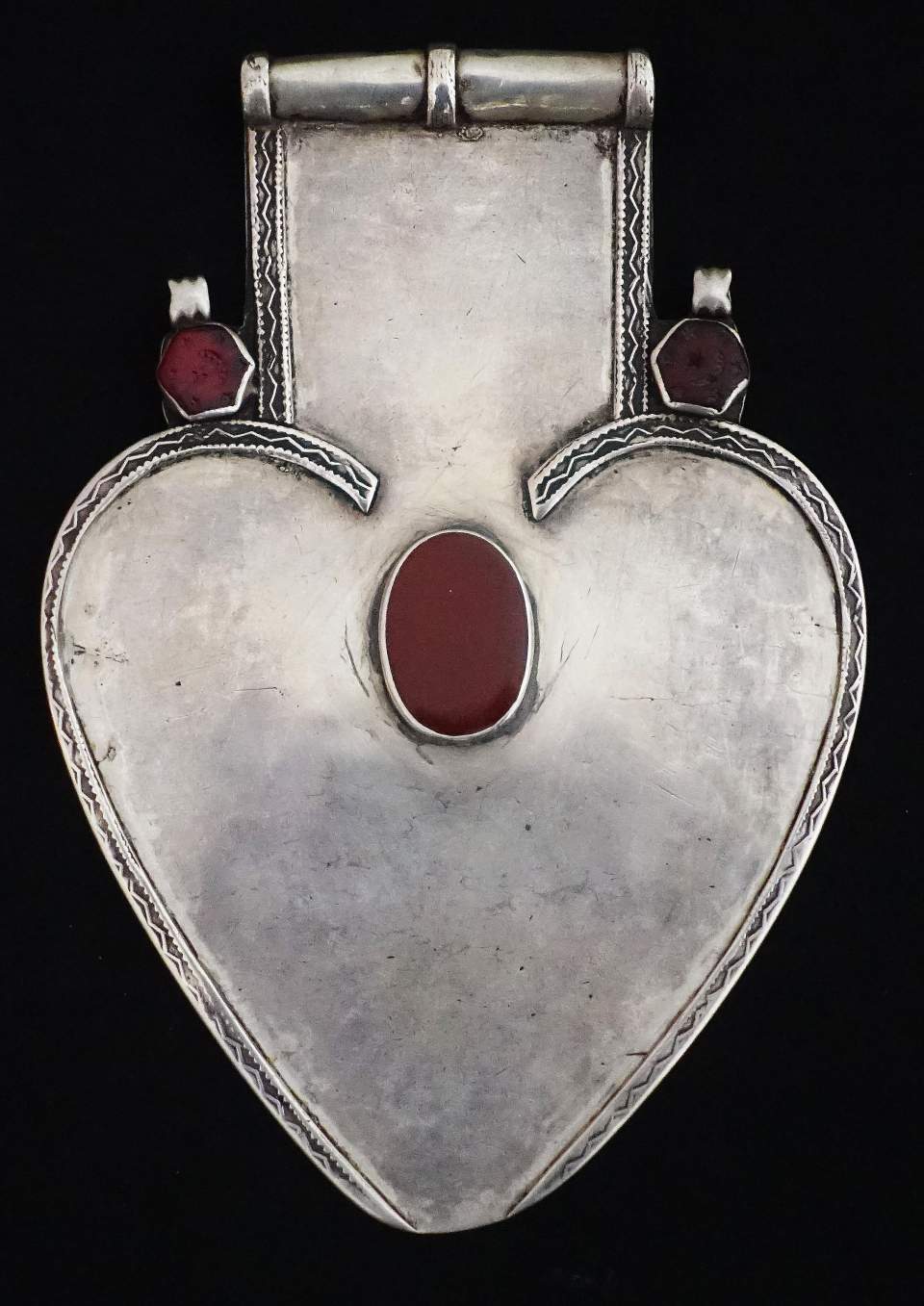 Asyk-Element aus einem Zopfschmuck, Rückenschmuck