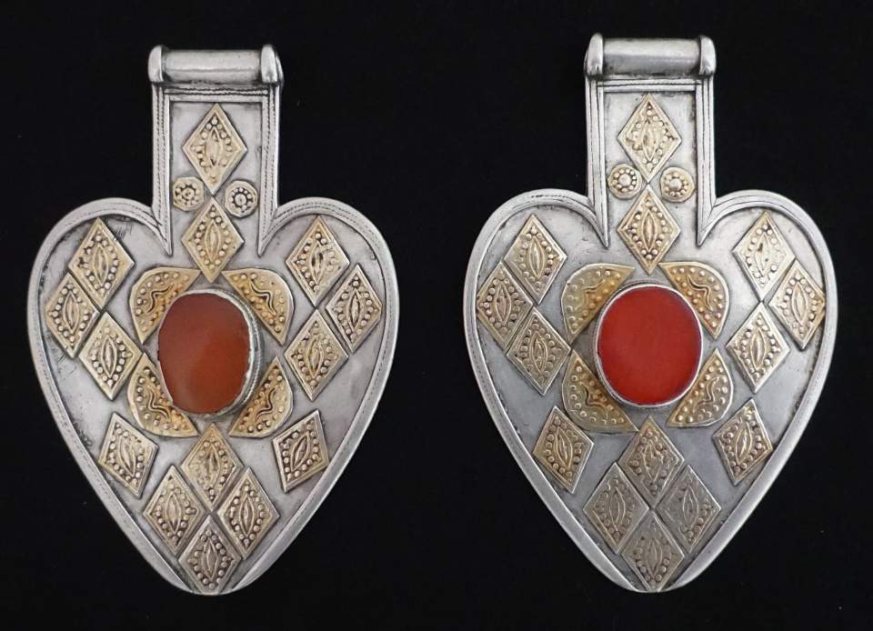 Asyk-Element aus einem Zopfschmuck, Rückenschmuck
