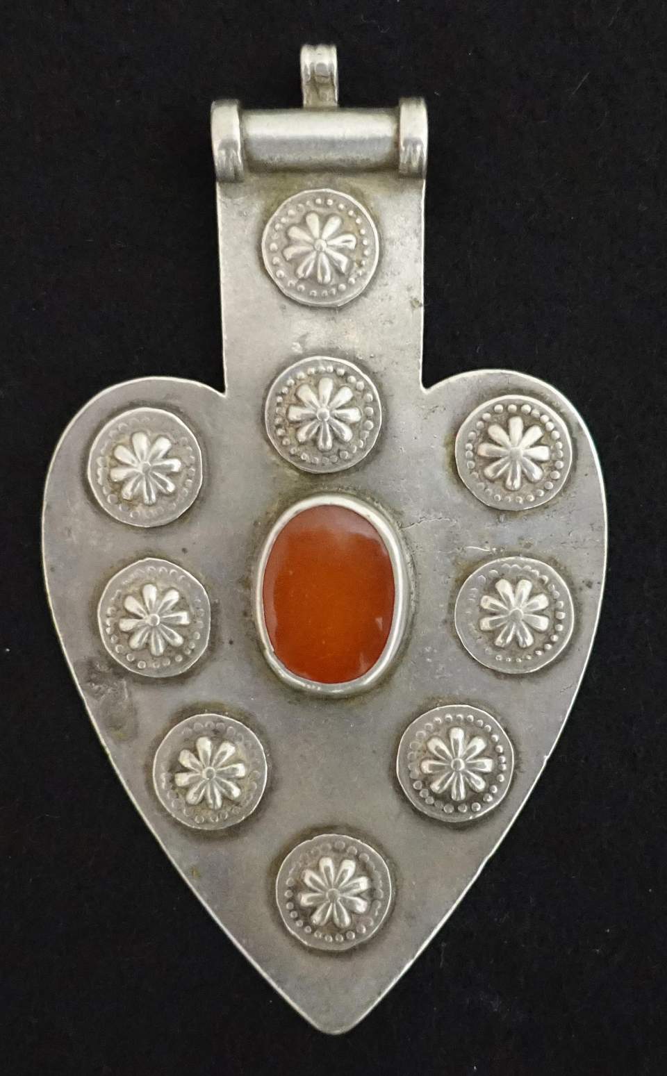 Asyk-Element aus einem Zopfschmuck, Rückenschmuck