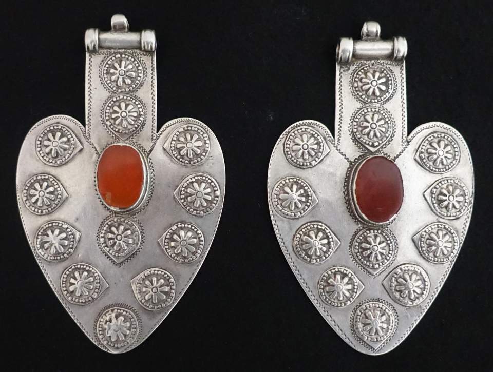 Asyk-Element aus einem Zopfschmuck, Rückenschmuck