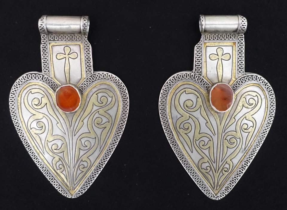 Asyk-Element aus einem Zopfschmuck, Rückenschmuck