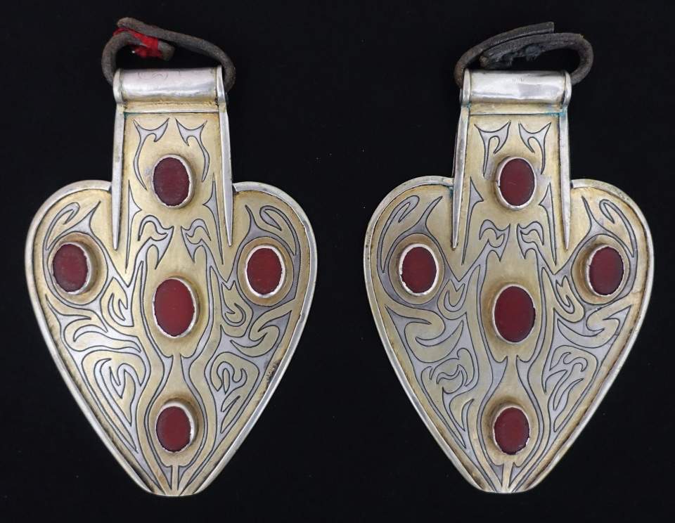 Asyk-Element aus einem Zopfschmuck, Rückenschmuck