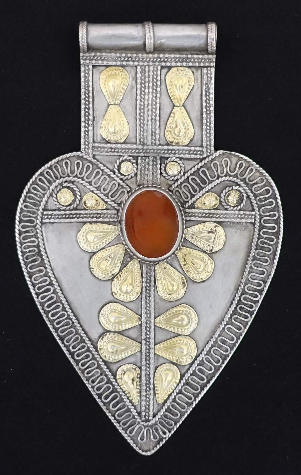 Asyk-Element aus einem Zopfschmuck, Rückenschmuck