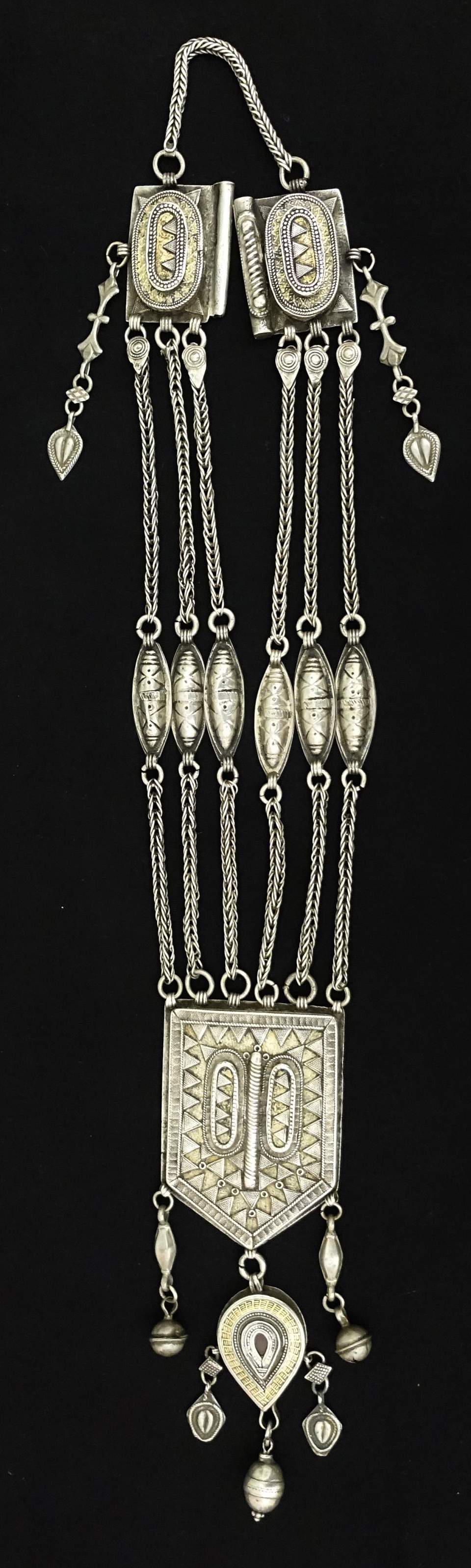Brustschmuck