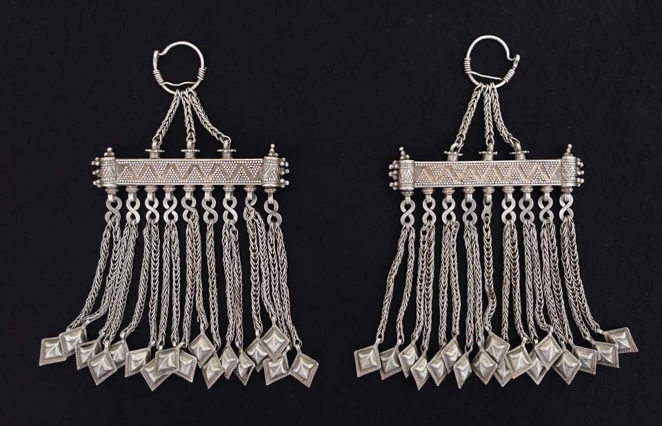 Stirnschmuck