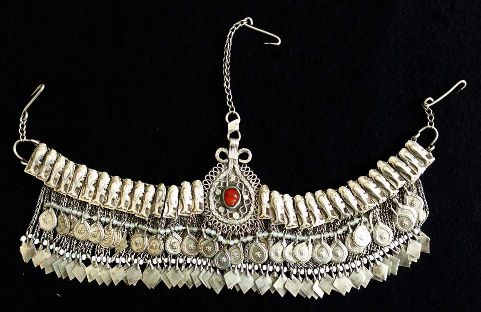 Stirnschmuck
