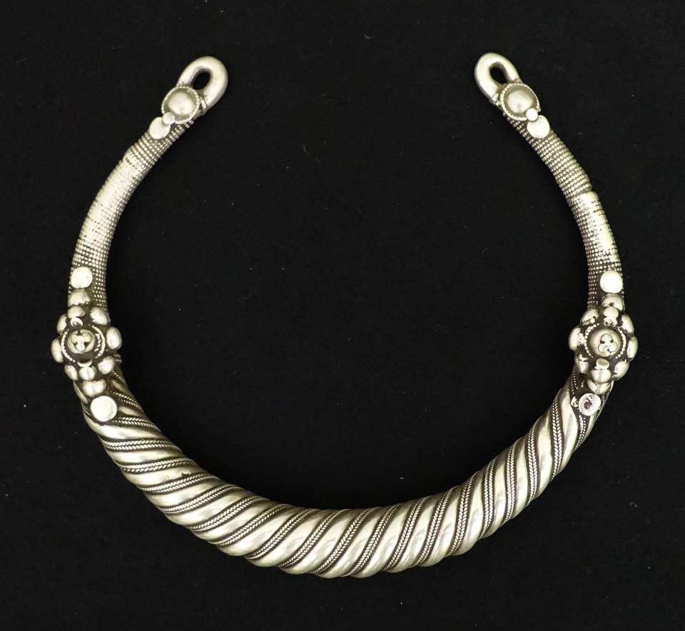 Halsreif, spiralförmig