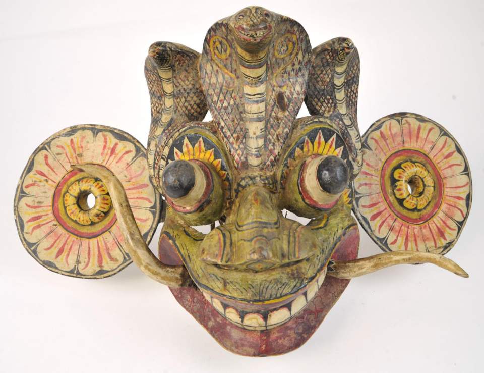 Maske aus Holz, bemalt, für Maskenspiel