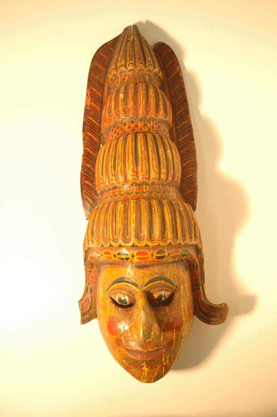 Maske aus Holz, bemalt, für Maskenspiel, Darstellung des Prinzen Maname