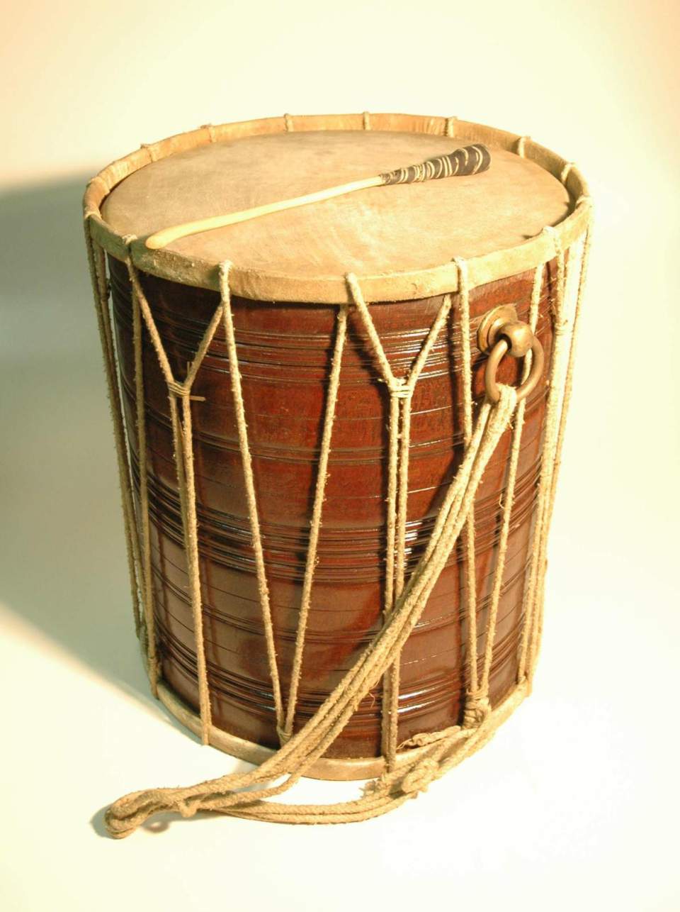 Trommel mit Schläger