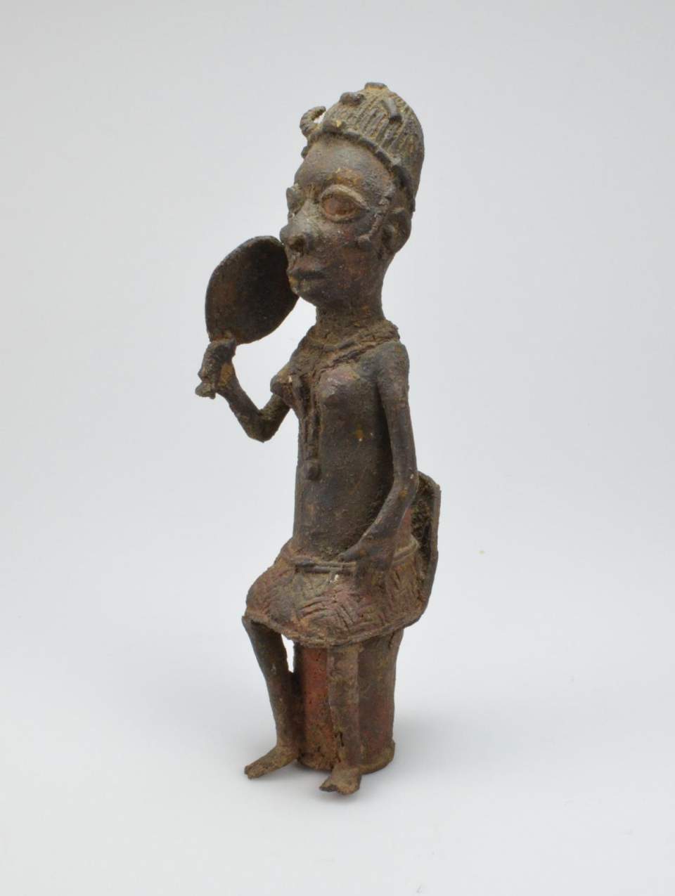 Figur Frau mit Spiegel