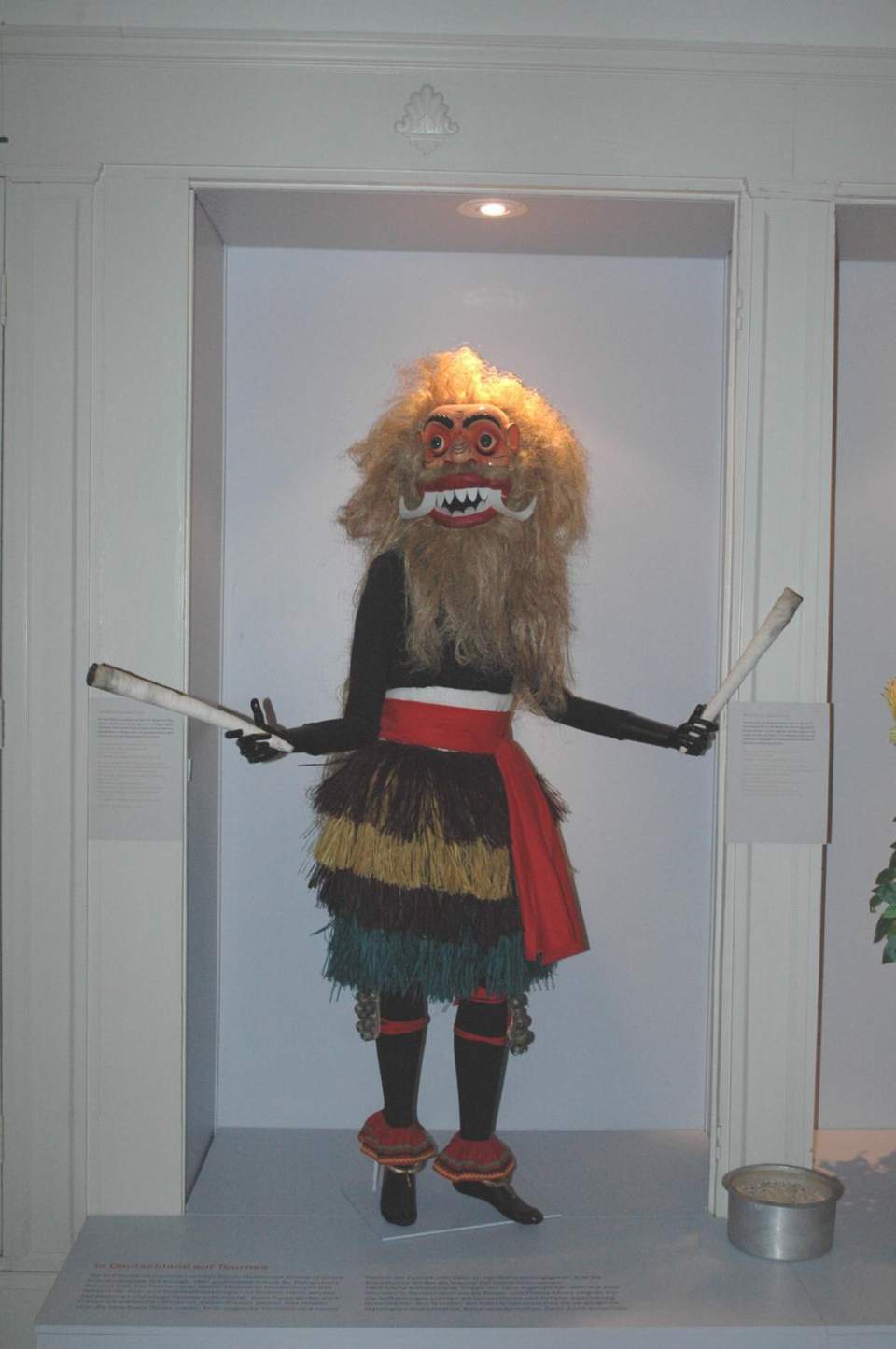 Maske und Kostüm von Pandam Pâliya