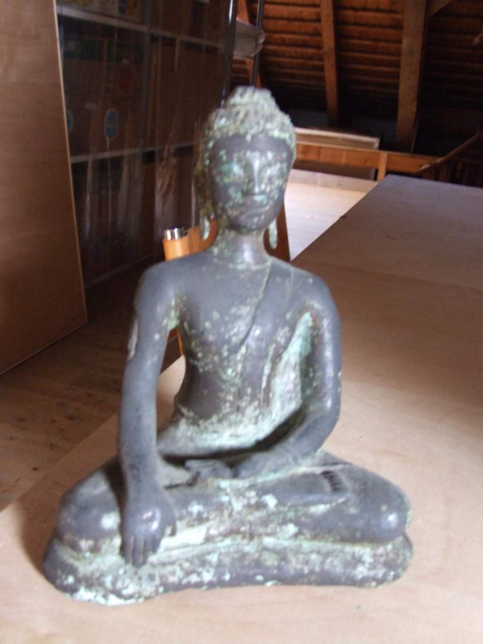 Buddha sitzend