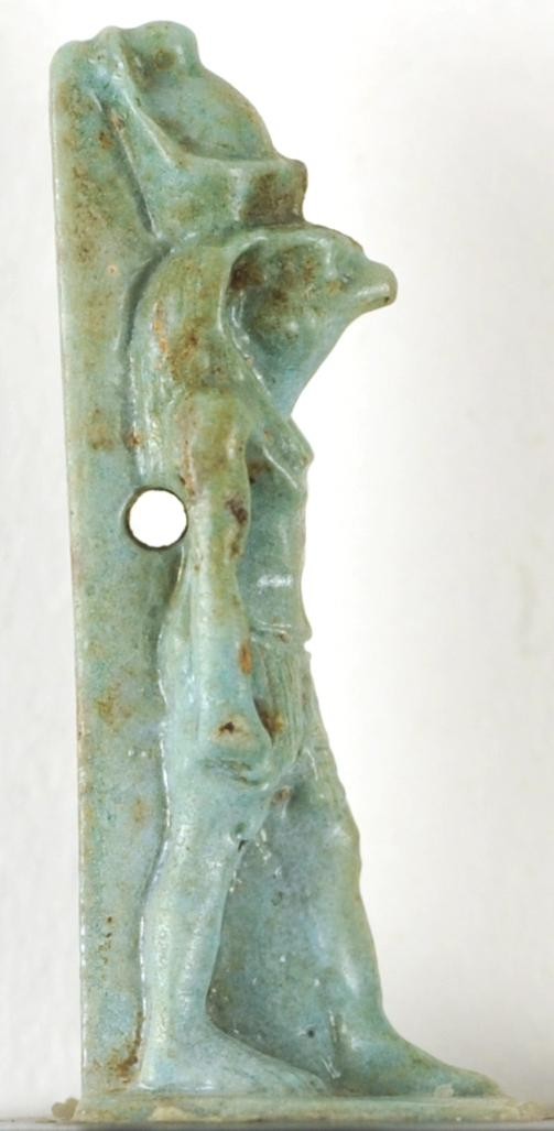Horus („Der Ferne“) mit der Doppelkrone Ober- und Unterägyptens