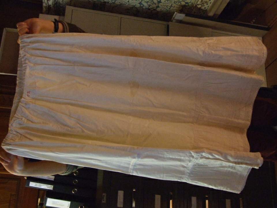 Rumänische Tracht, Rock