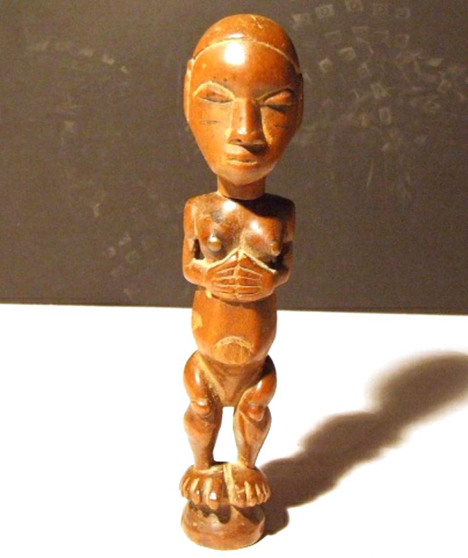 stehende Holzfigur