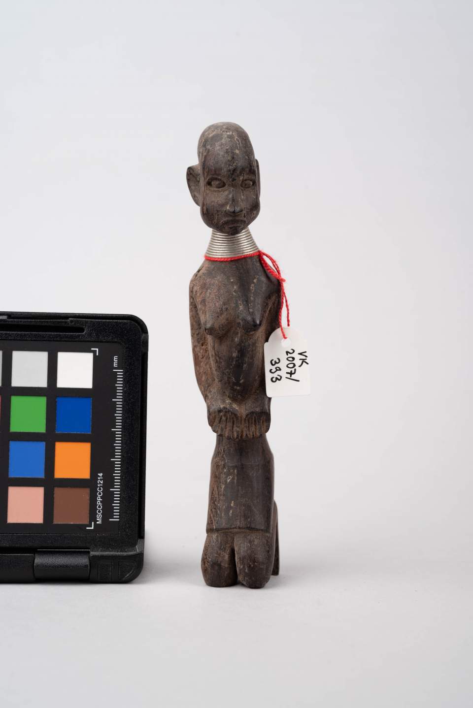 Holzfigur, weiblich
