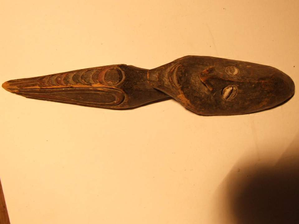 Holzfigur geschnitzt
