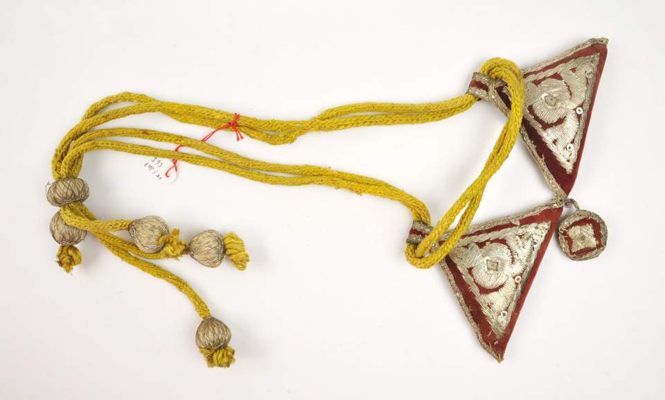 Kette (?), Amulett ?