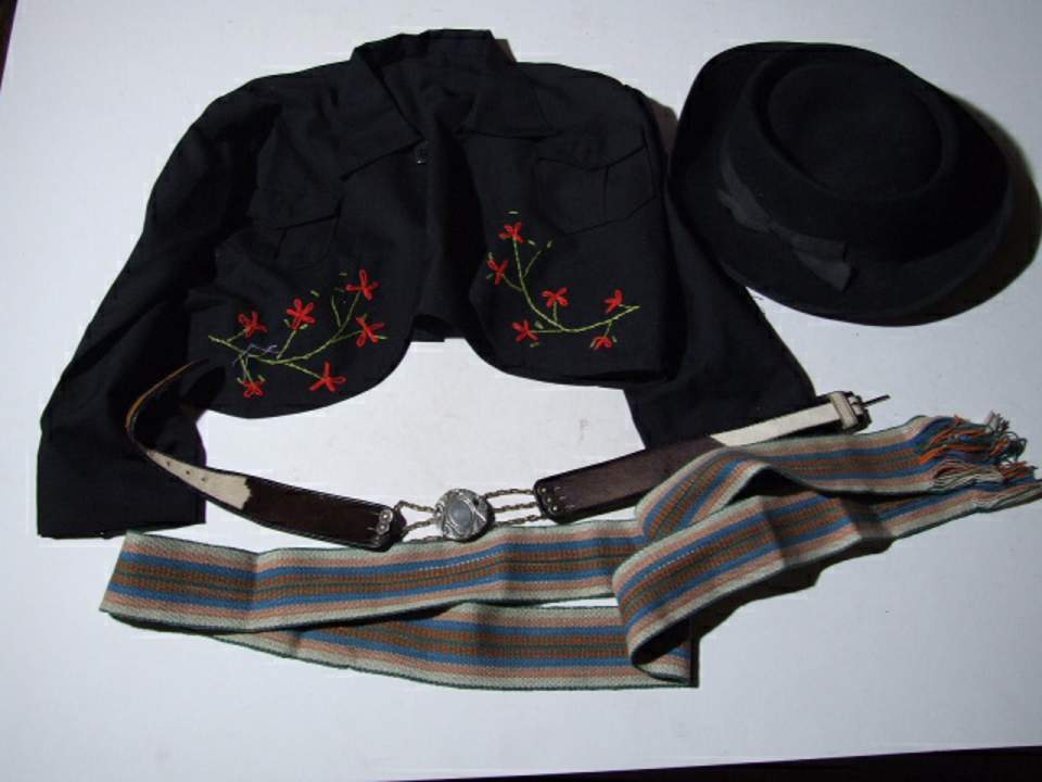 Hut, Foulard,Gilet,Hose,Umhang,Gürtel,Stoffgürtel,Metalltrinkrohr(Bombilla)
