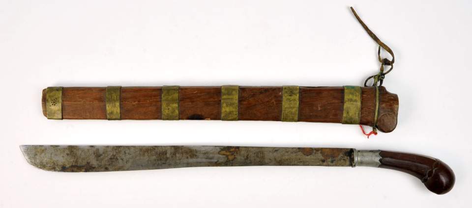 Machete mit Scheide