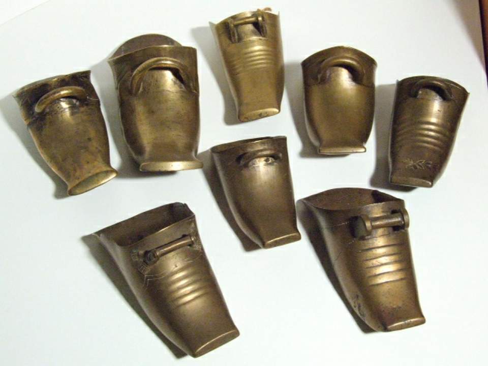 8 Steigbügelschuhe
