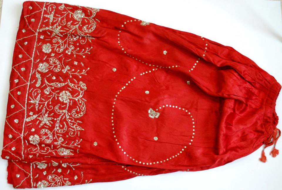 Textil-Frauenkostüm