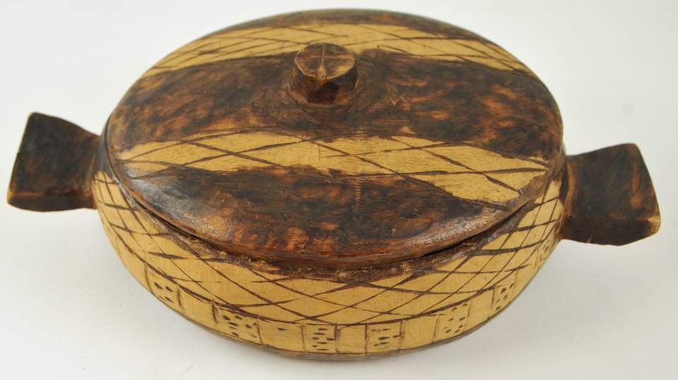 Schale mit Deckel