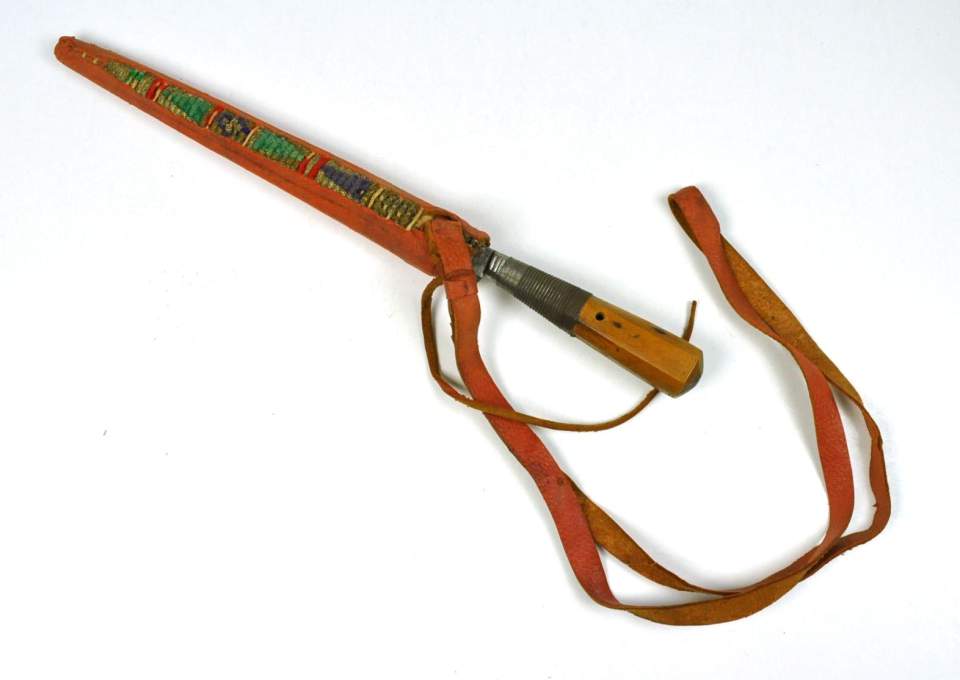 Messer in Lederscheide