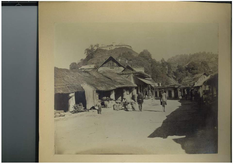 Fotografie Bergdorfstrasse in Bagore
