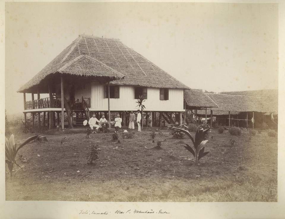 Fotografie Wohnaus von Oscar P. mit Garten